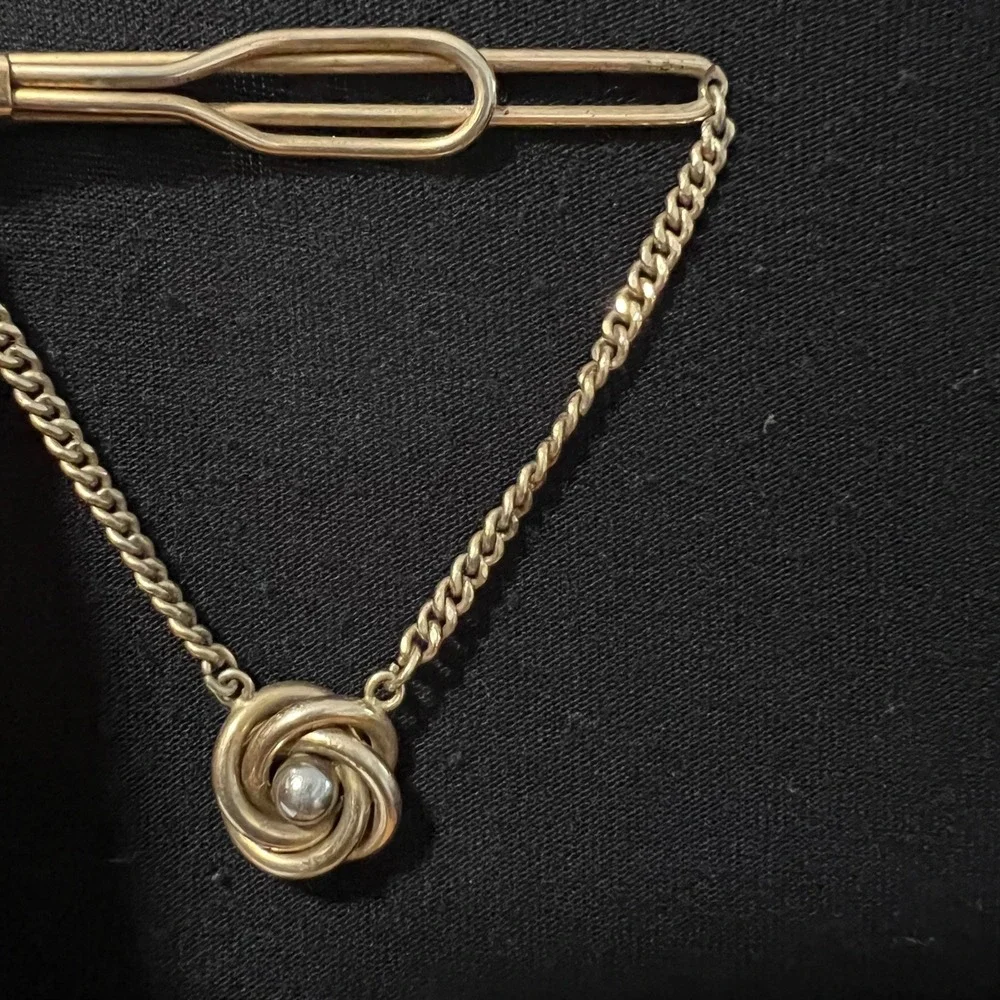 Vintage Swank Gold Tone Love Knot Tie Chain Mens Mid Century Accessory
